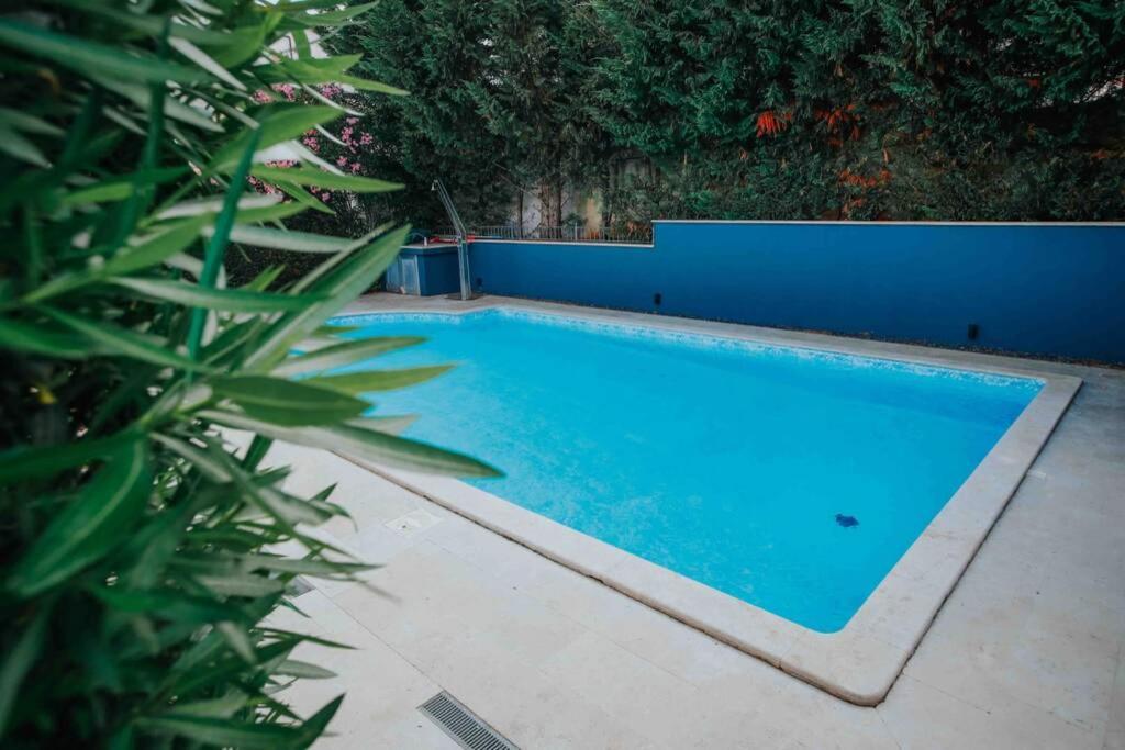 Casa Ro-Ma, Seaside Villa With A Heated Pool Banjole Eksteriør billede
